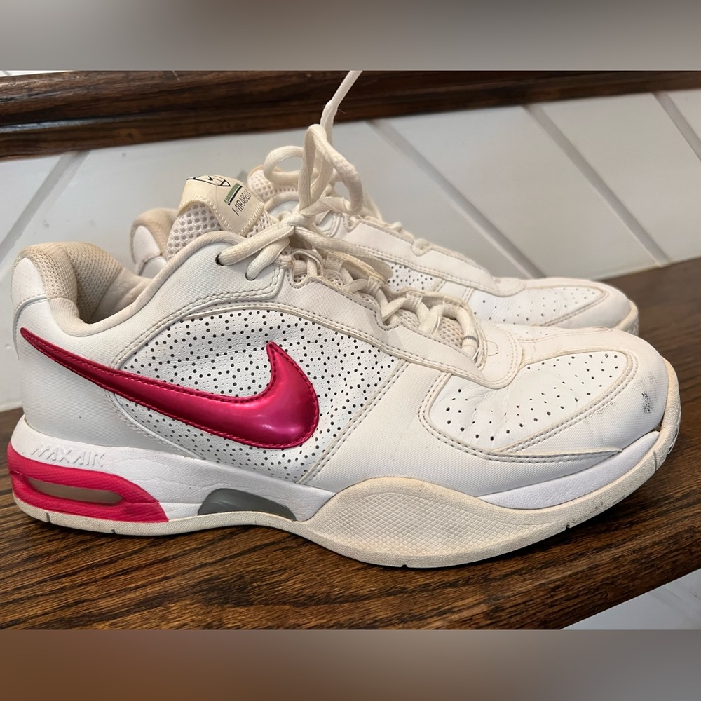 Woman's Nike Air Max Mirabella 2. Good used condition!